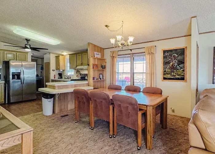 Desert View Retreat - Sleeps 22, Game Garage, Near Skywalk & Mead Country house *