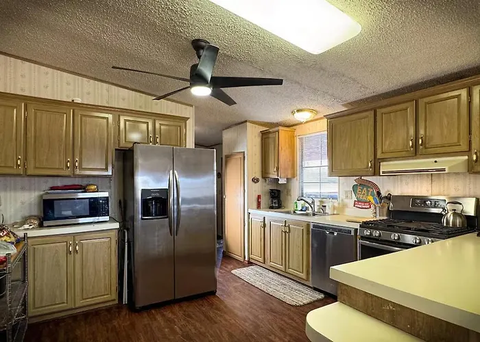 Desert View Retreat - Sleeps 22, Game Garage, Near Skywalk & Mead * Meadview