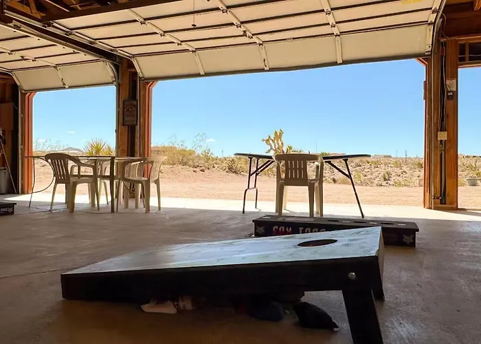 Desert View Retreat - Sleeps 22, Game Garage, Near Skywalk & Mead Country house *