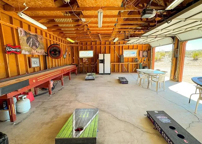 Desert View Retreat - Sleeps 22, Game Garage, Near Skywalk & Mead Meadview