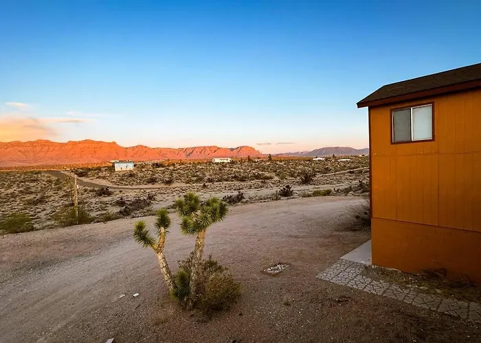 Desert View Retreat - Sleeps 22, Game Garage, Near Skywalk & Mead Country house *
