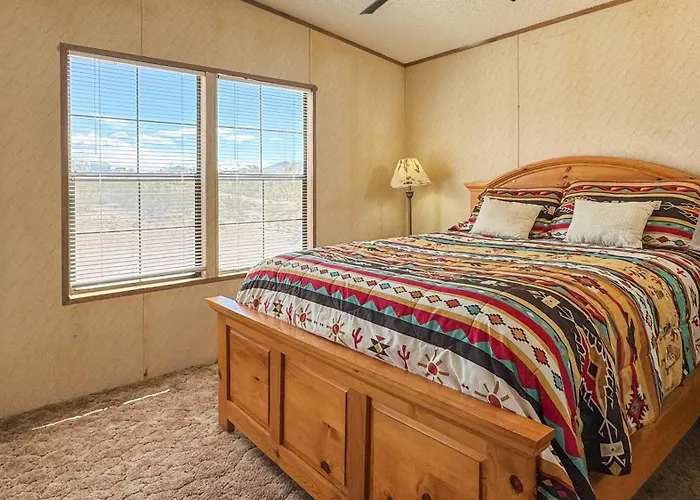 Country house Desert View Retreat - Sleeps 22, Game Garage, Near Skywalk & Mead Meadview